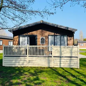  Holiday home Happy Days With Hot Tub United Kingdom