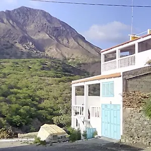 ponta-gato-residence.cape-verdehotels.com/